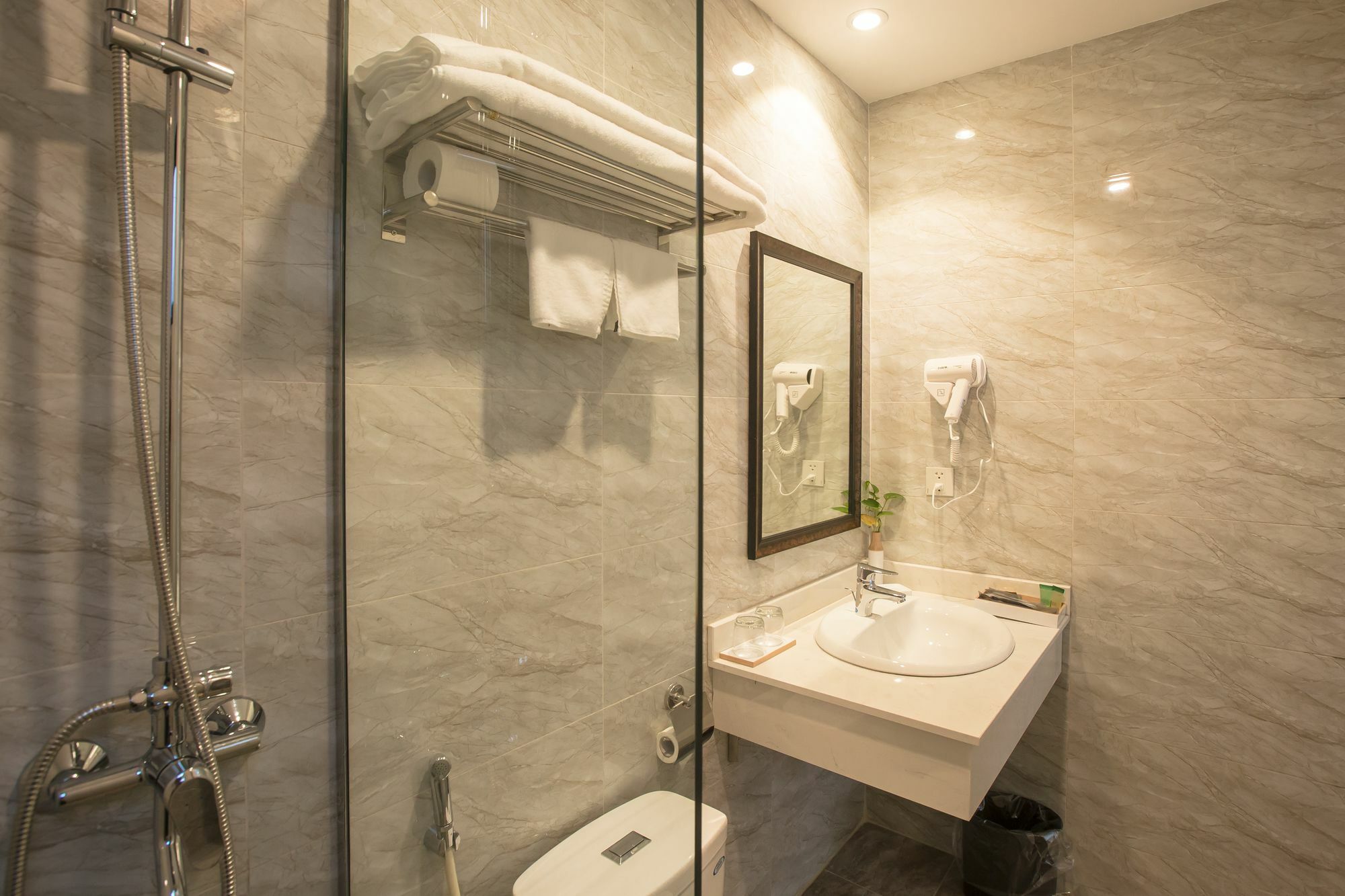 Dinh Elegant Hanoi Hotel Exterior foto