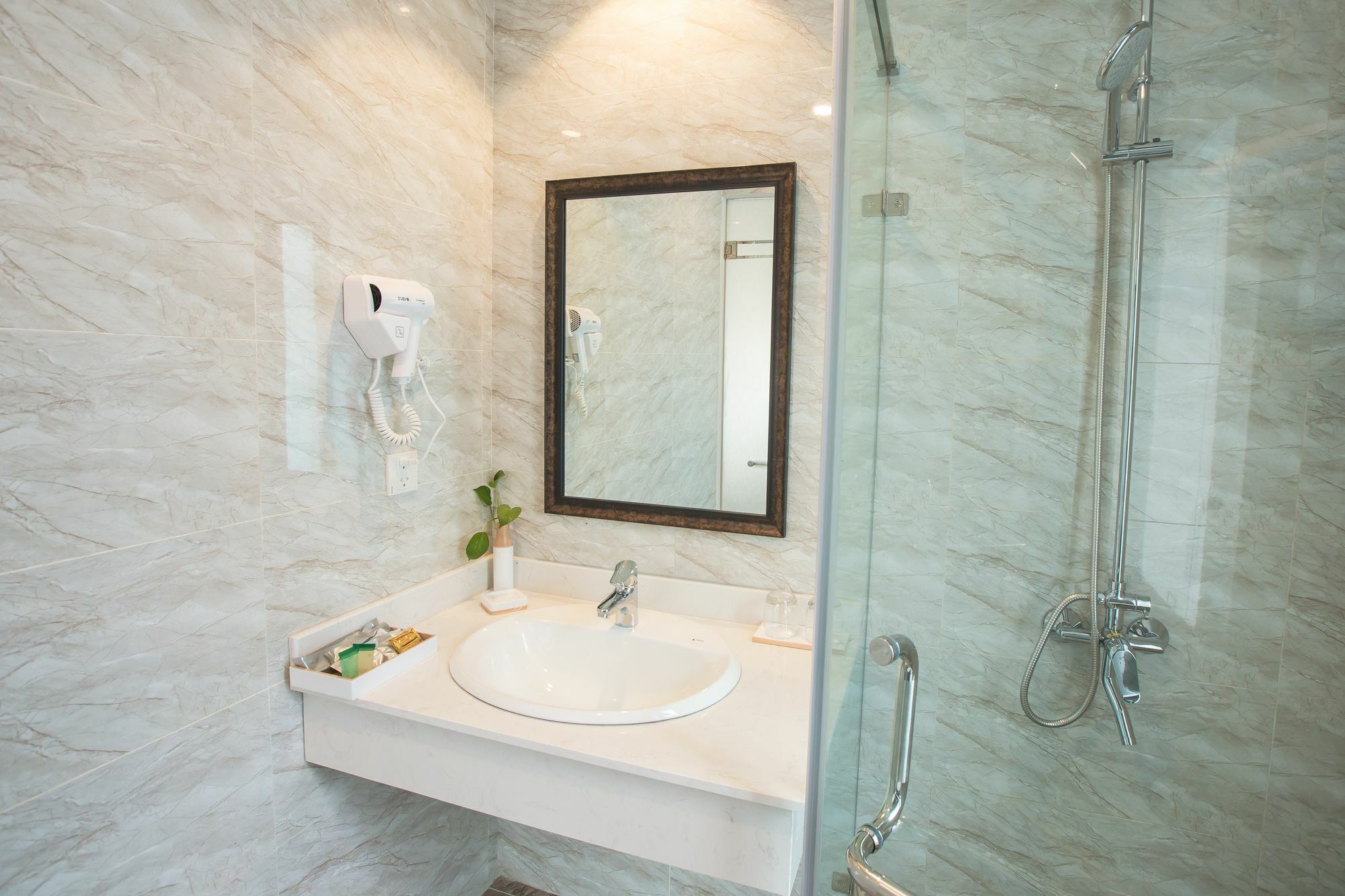 Dinh Elegant Hanoi Hotel Exterior foto